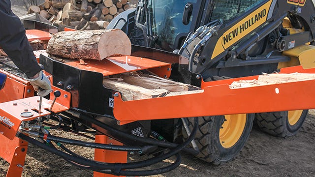 Wood-Mizer FS350 skid steer log splitter splitting action